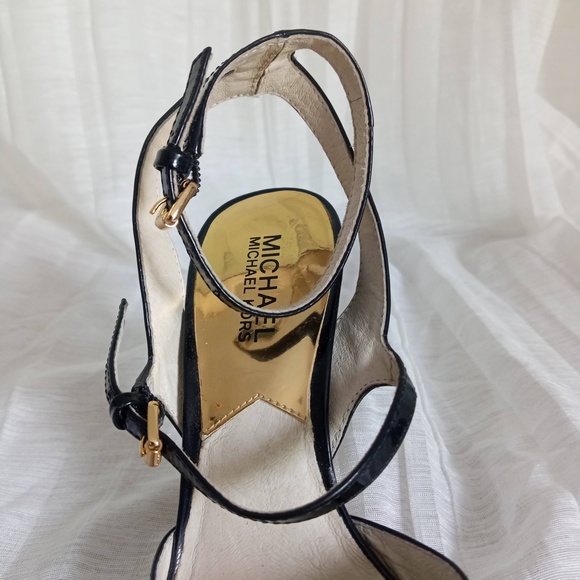 MICHAEL Kors Wrap Ankle Pumps Strap High Heels Black Patent Leather Sz 6 - Picture 5 of 9